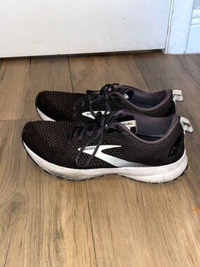 Brooks Revel Mens Running Shoes Black/White Size 11